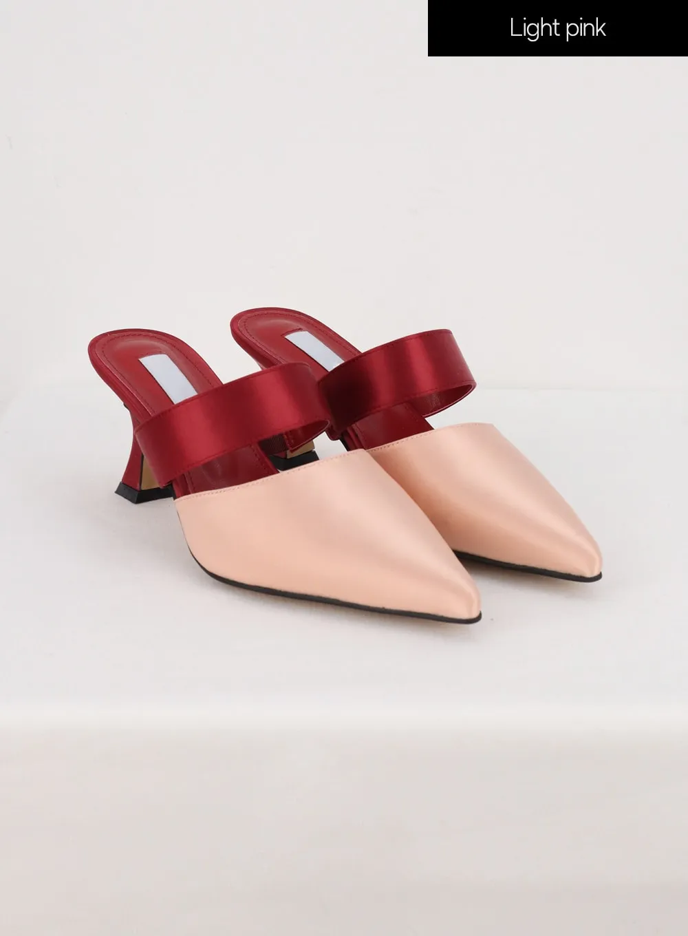 Pointed-Toe Mule IG320