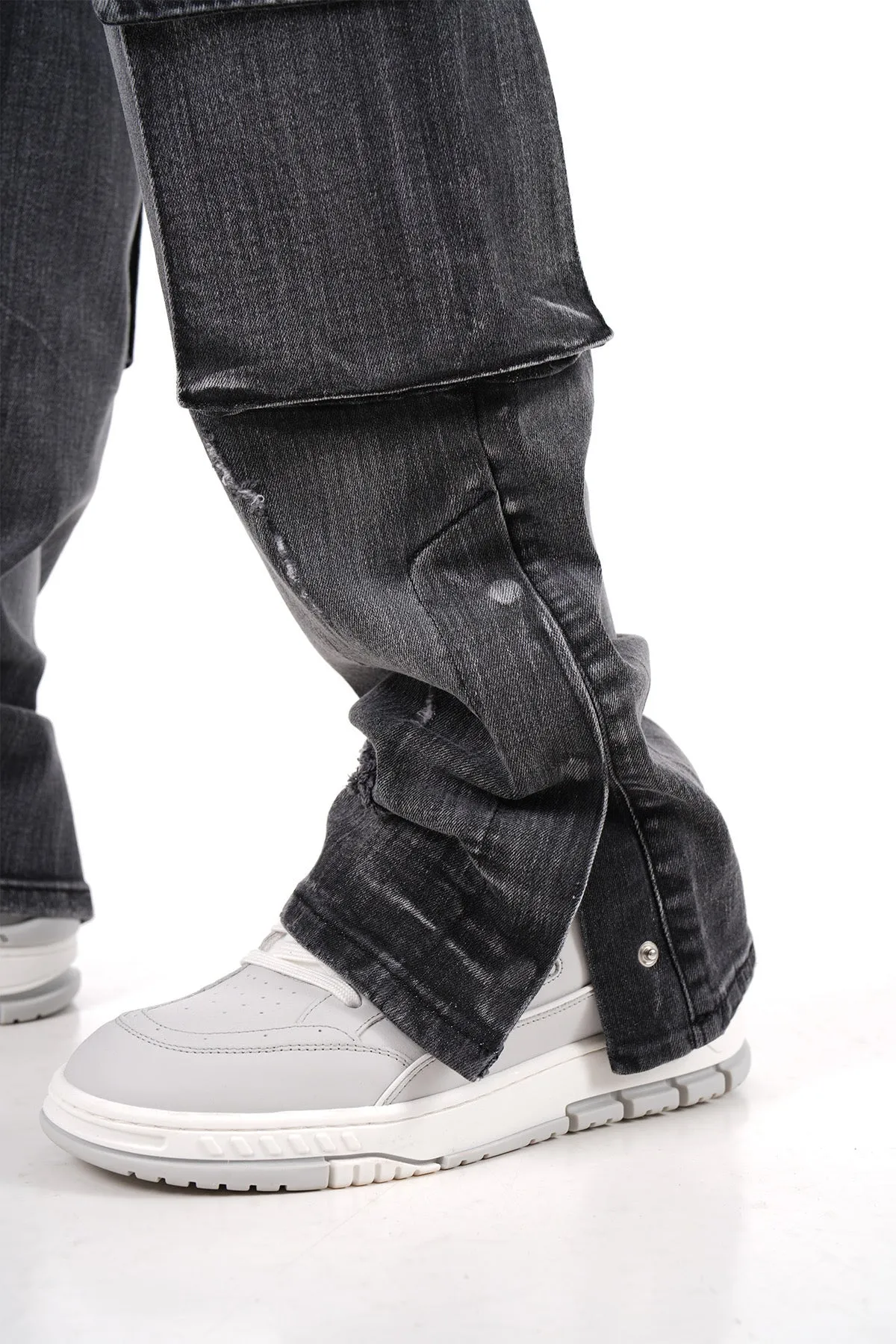 THE IKAO BAGGY JEANS